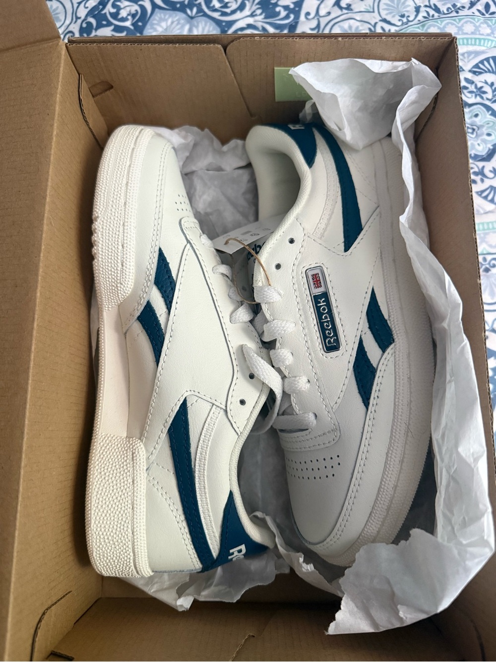 Reebok White Sneakers with Teal Accent Men's Low-Top
